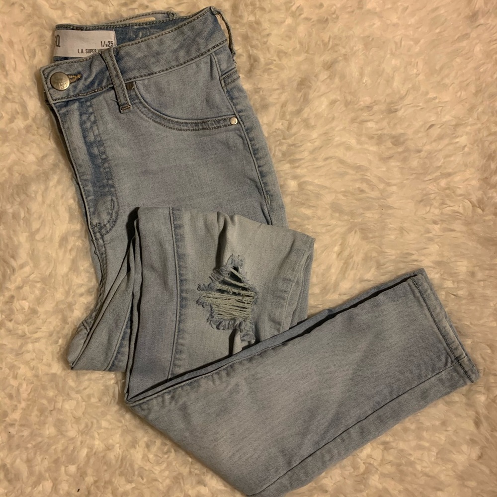 Women’s Ripped Skinny Jeans